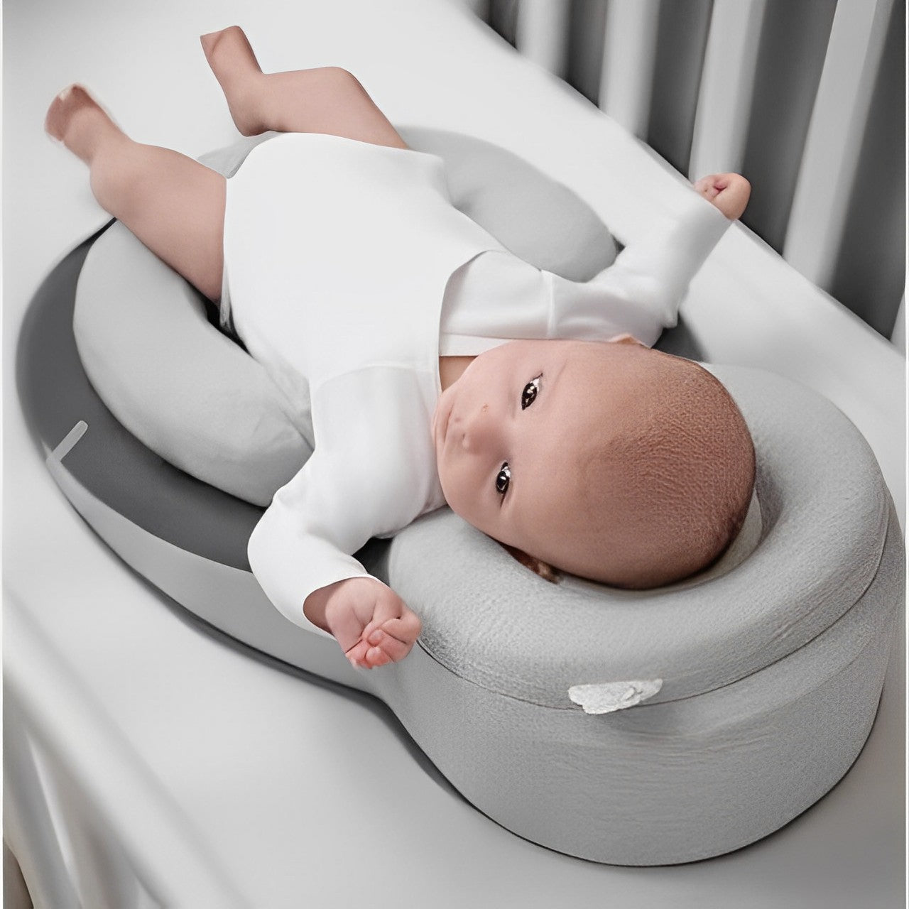 DreamNest™  Anti-Reflux Elevated Baby Lounger - Babymoov